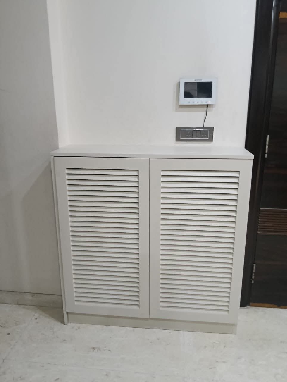 Handleless Pu Shutter Wardrobe Kitchen Side Console Funiture Rattan Shutter Wardrobe Walk In Wardrobe