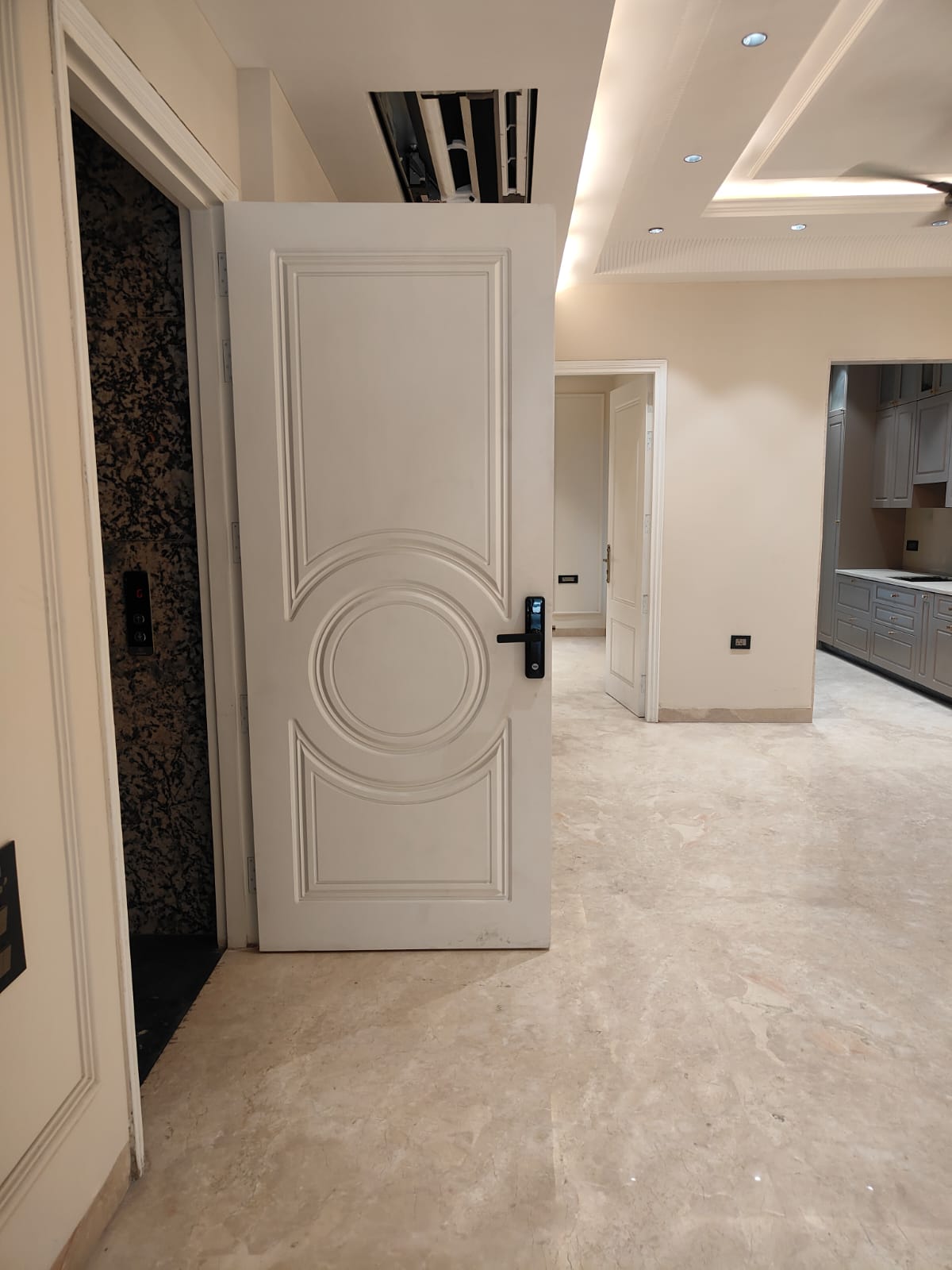 Modular Kitchen Pu Paint, CNC Design PU Wardrobe, Fluted Glass Storage Unit, CNC Designed PU Paint Flush Door